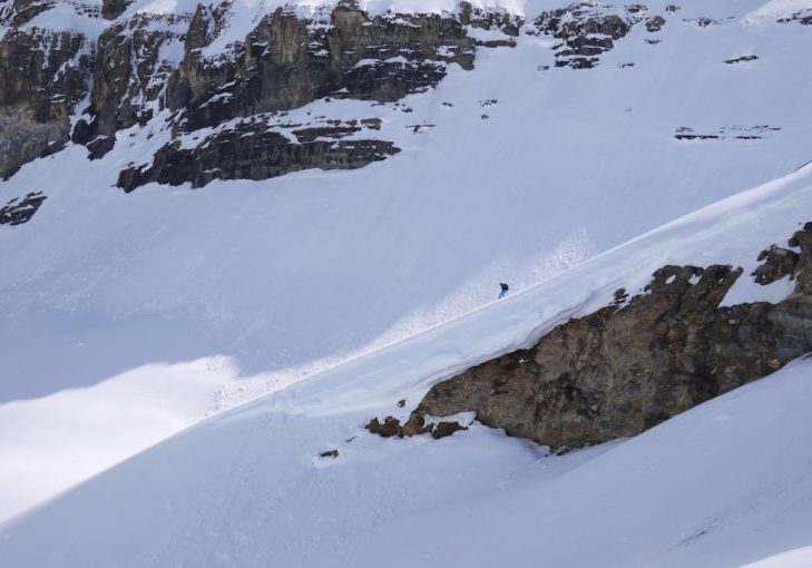 Wapta Traverse - Skiing down to Bow Hut